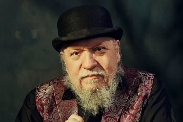 欲戴王冠必承其重：乔治·R·R·马丁谈论他的巅峰与痛苦