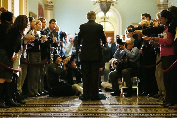 当哈里·里德诉诸“核武器”